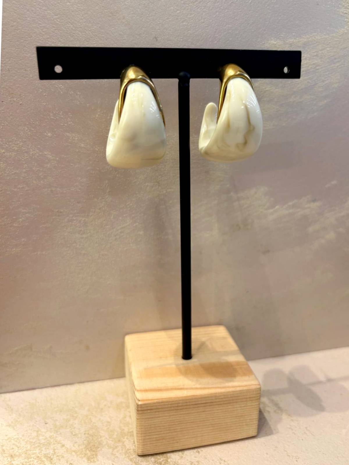 PENDIENTES AROA BEIGE