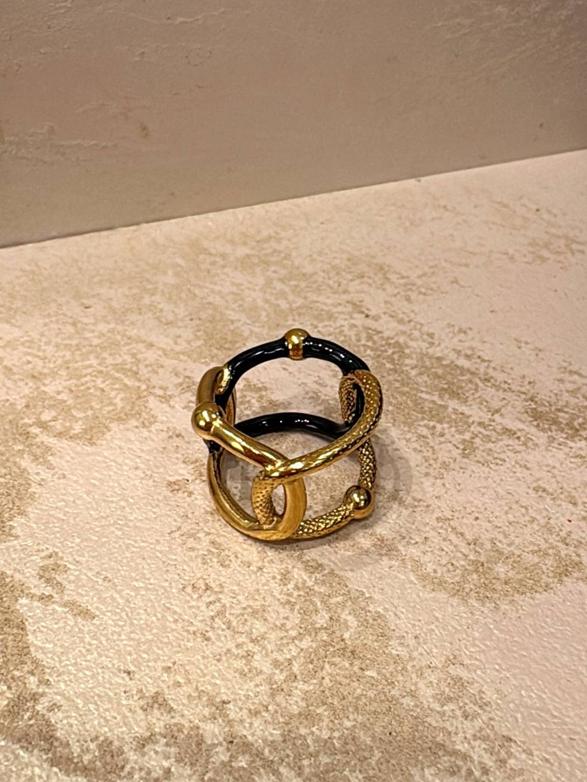 ANILLO ATILO