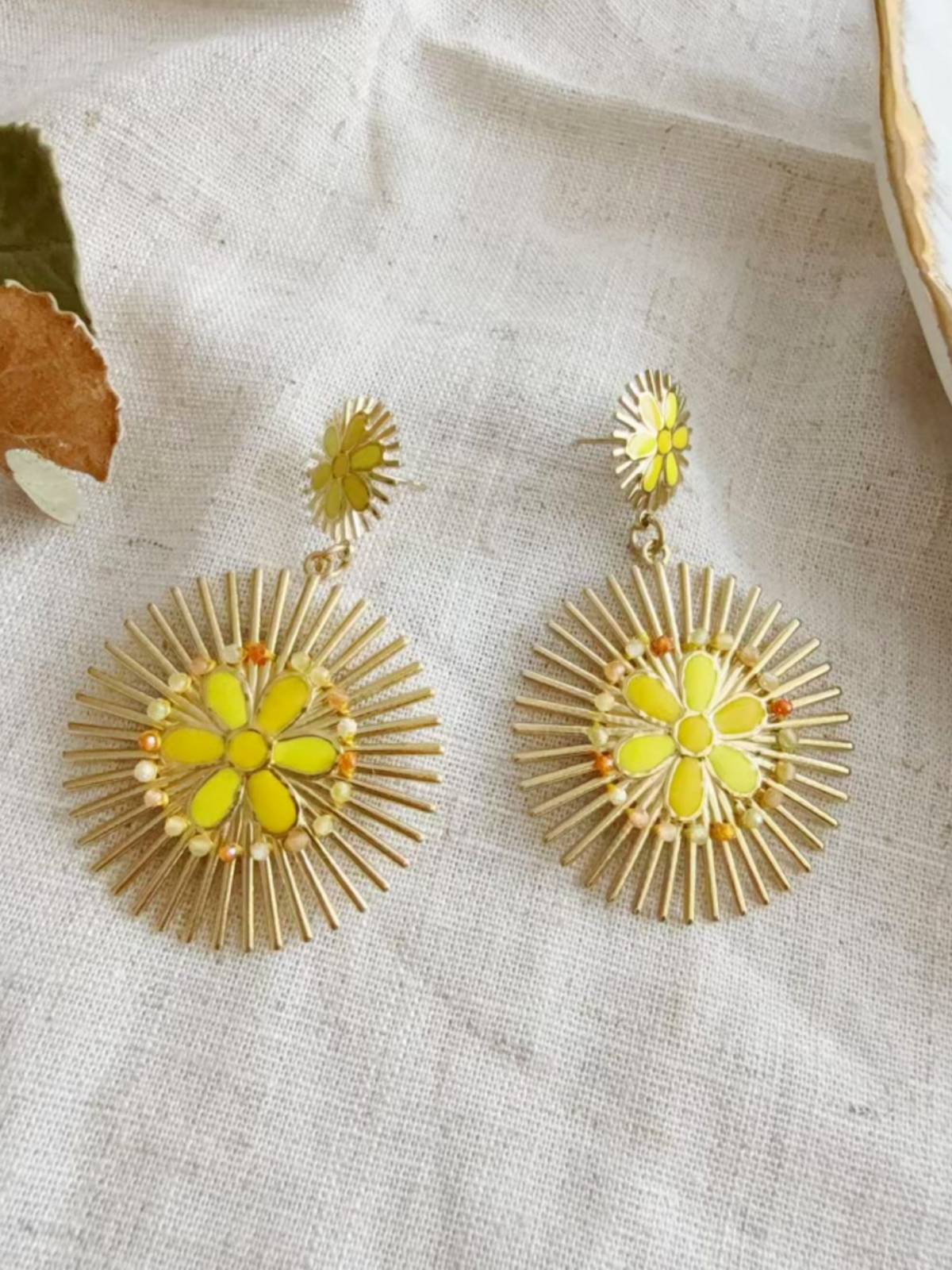 YELLOW FLORAL EARRINGS