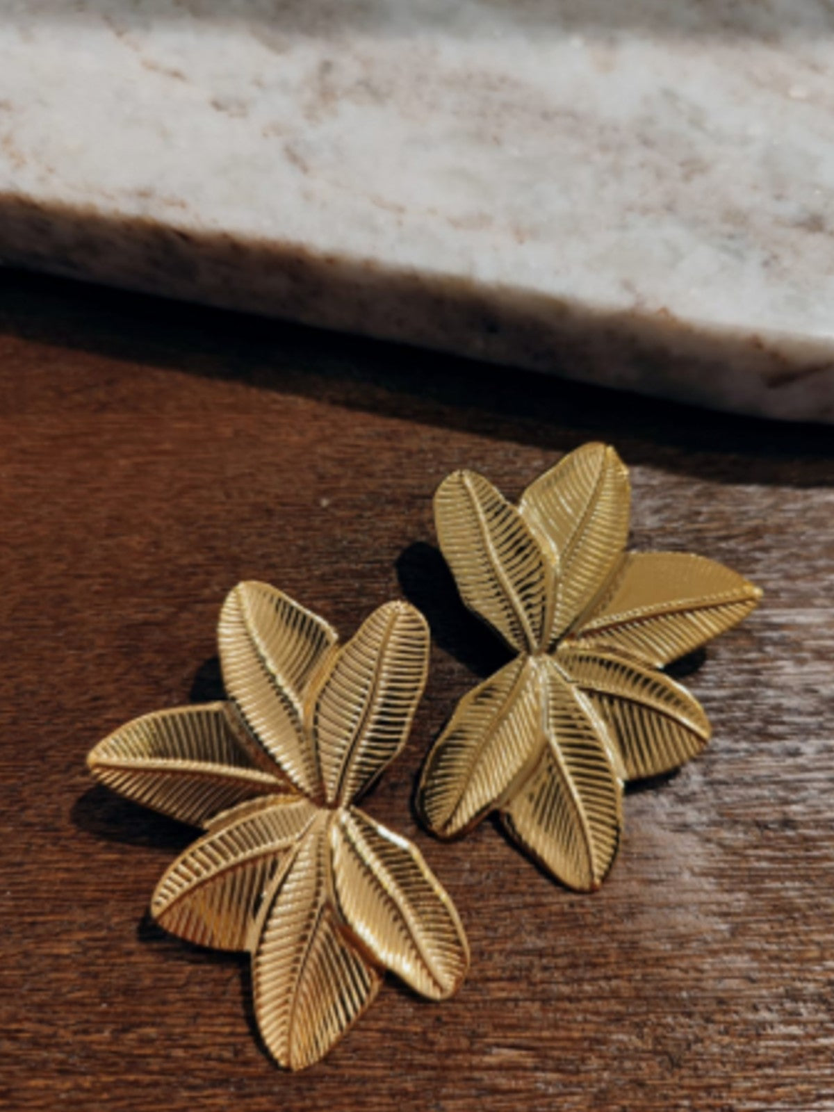 MAXI LEAF EARRINGS