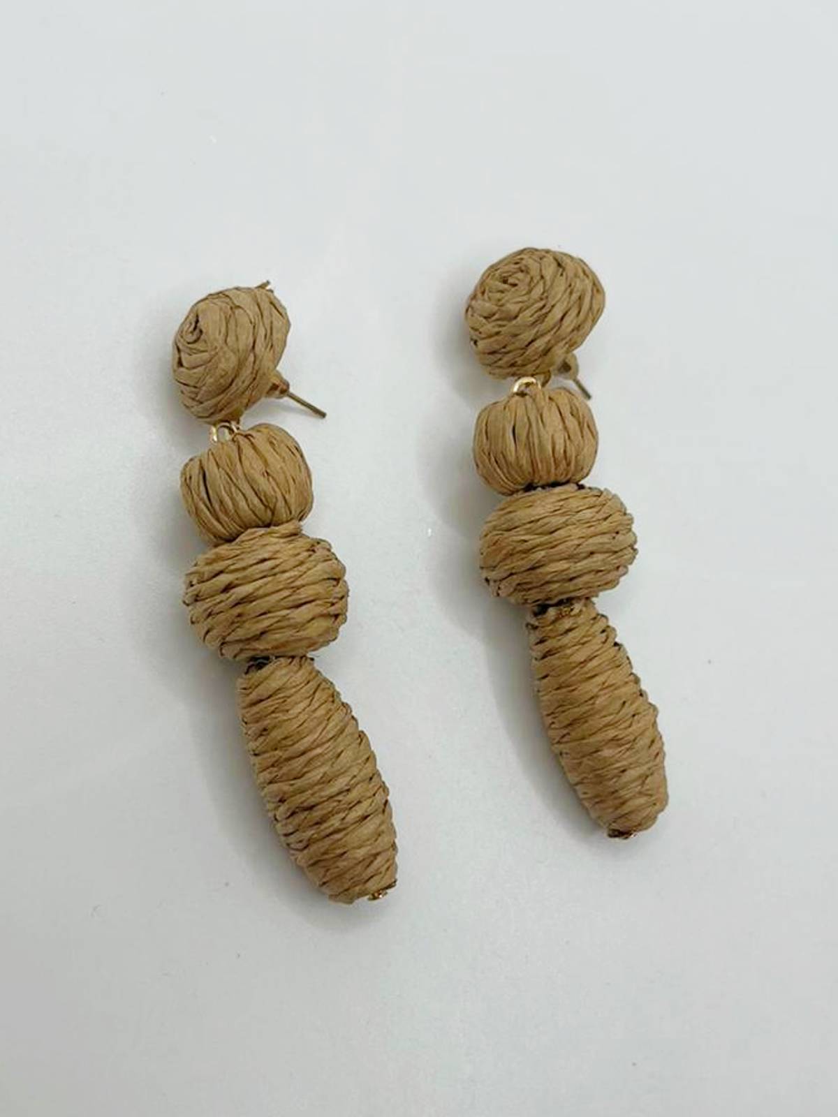 BROWN RAFFIA EARRINGS