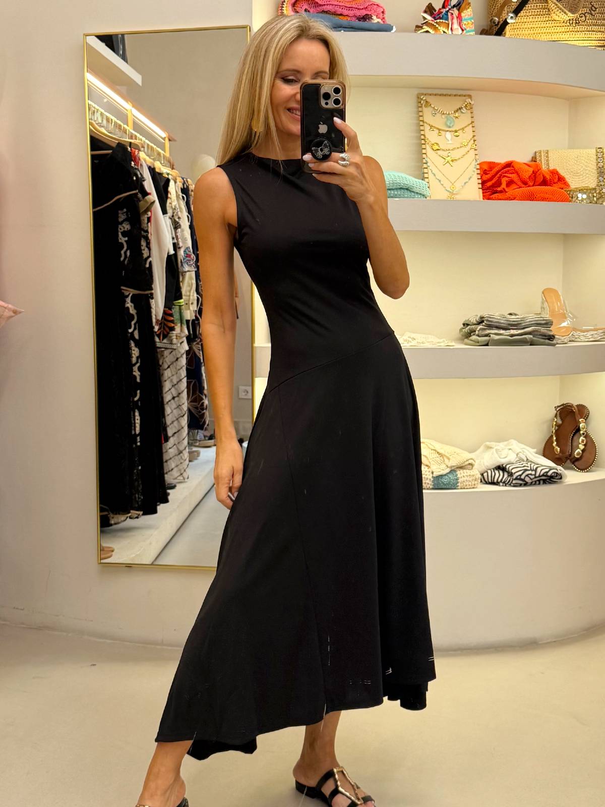 VESTIDO SHORA NEGRO