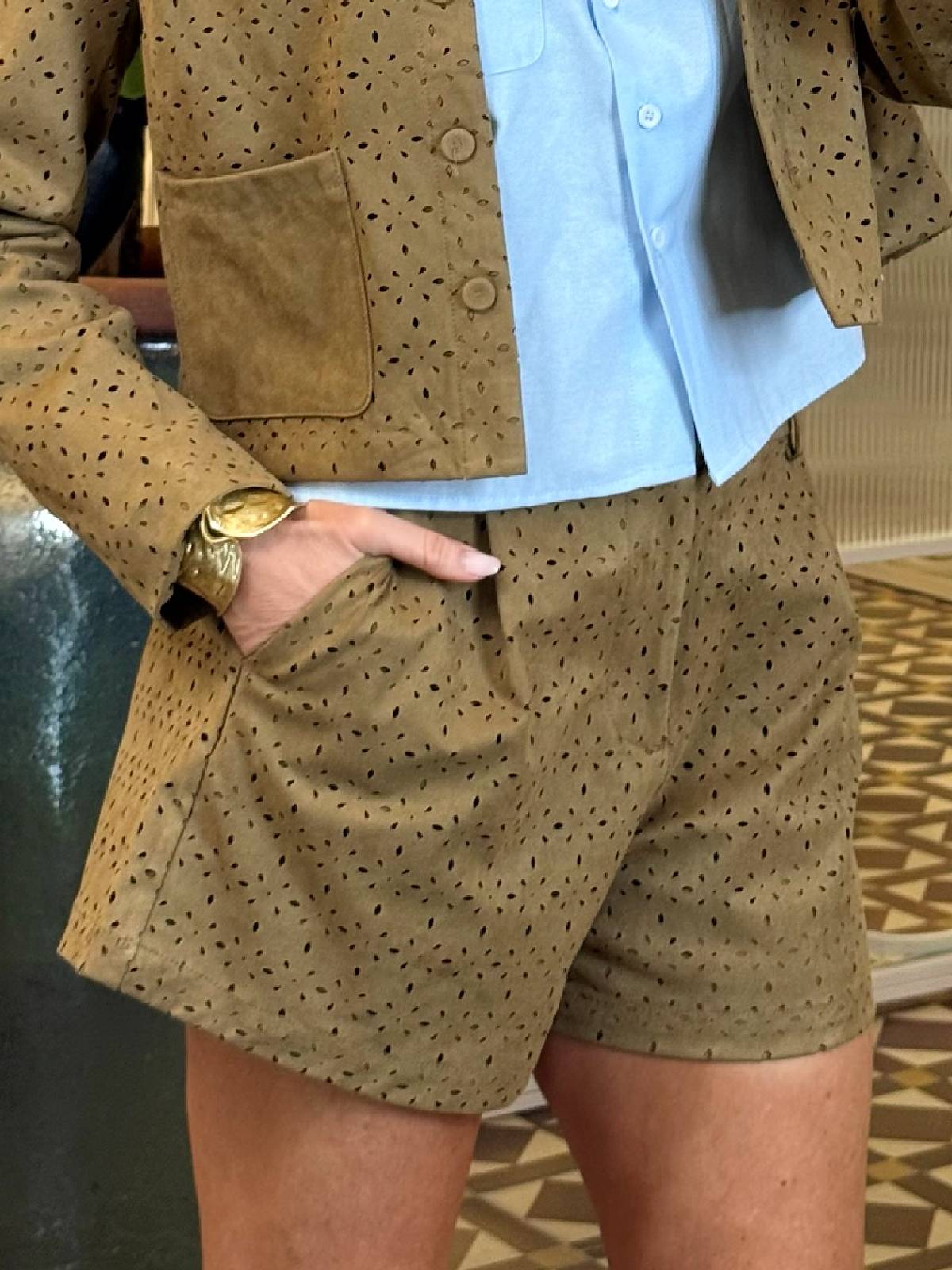 SHORT TONIE