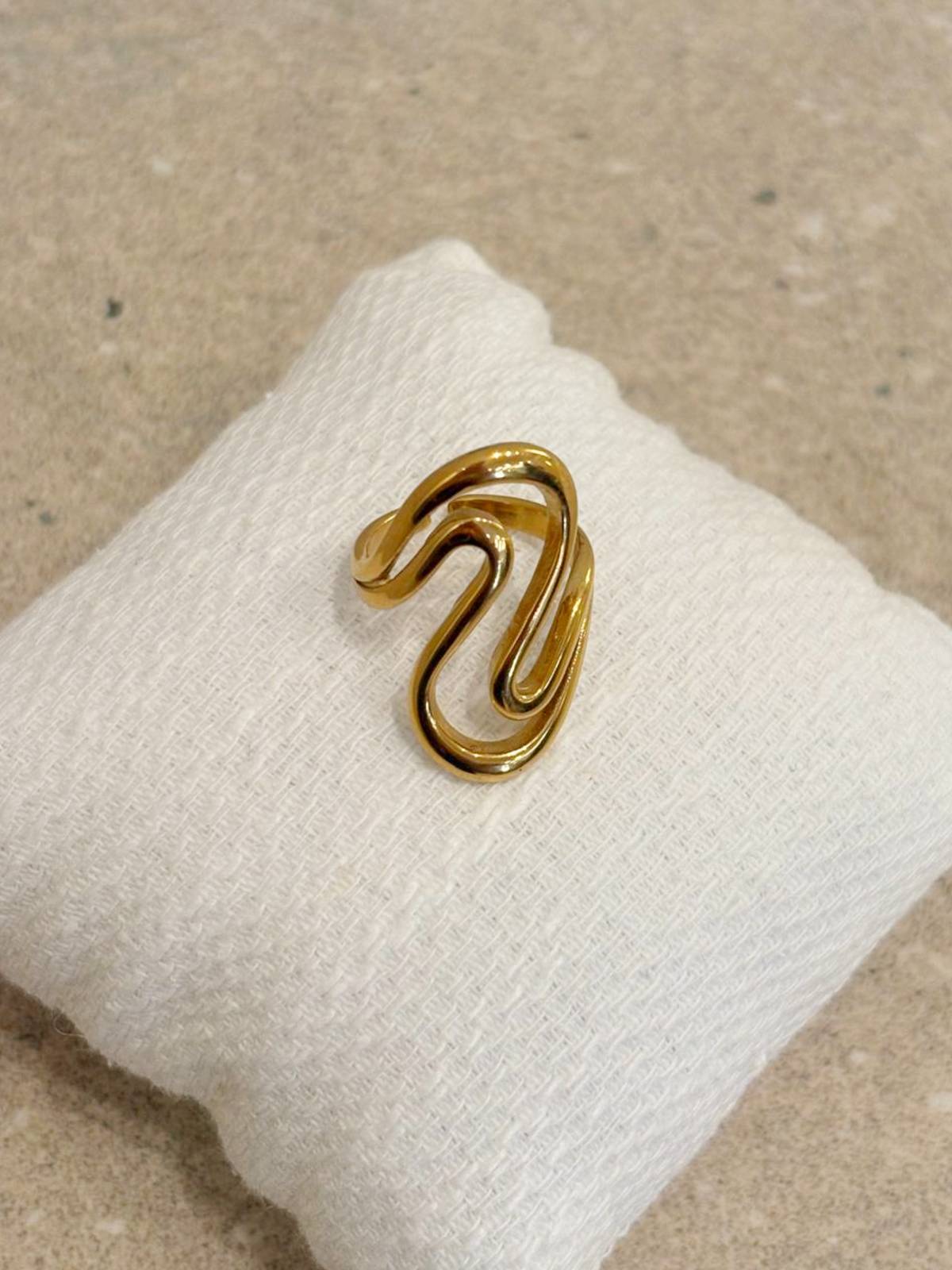 ANILLO ONDA DORADO
