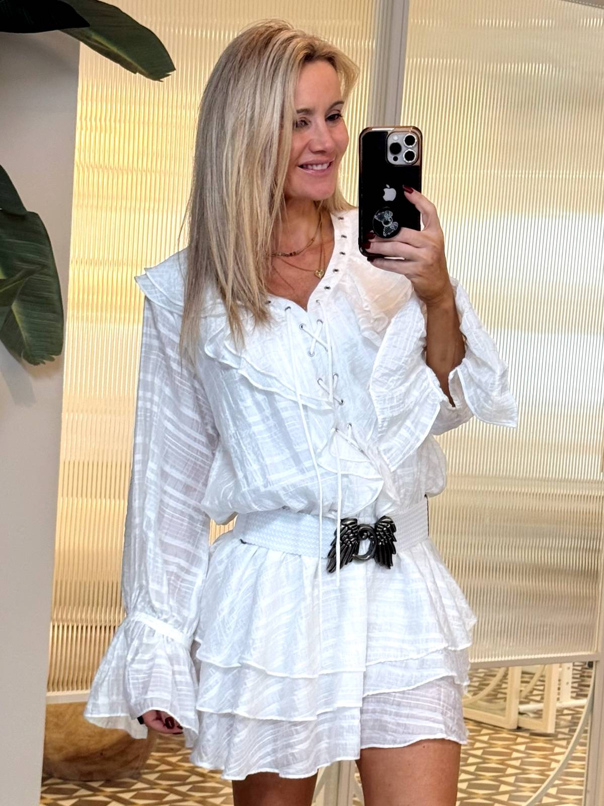ESTOU VENDENDO UM VESTIDO